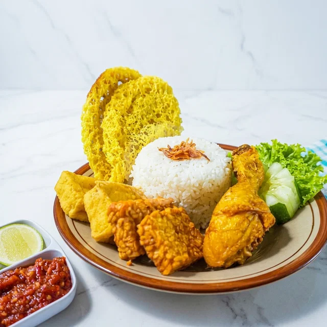 Nasi Ayam Kremes